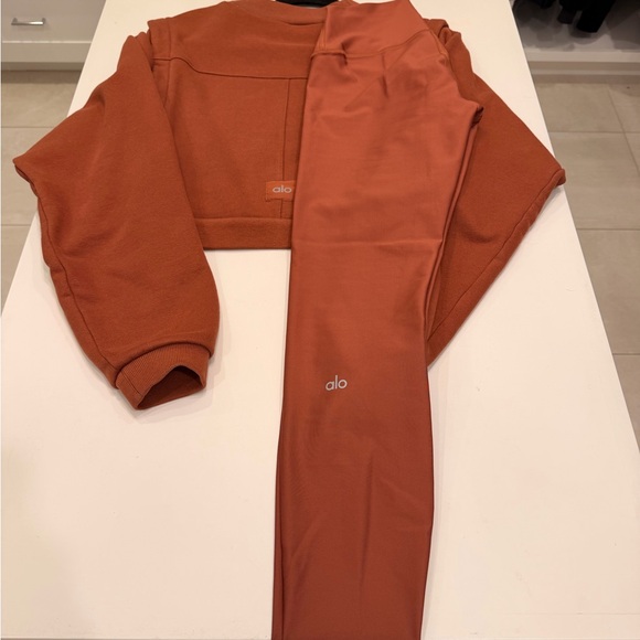 ALO Yoga Sweaters - ALO Yoga nutmeg/Rust crop Sweatshirt and high waisted leggings XS